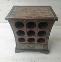 Weinregal im Kolonialstil