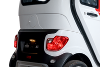 X8 AC– 2 kW, Blei-Gel-Akku, Klima , 45 oder 25 km/h rot-weiß - Elektrokabinenroller