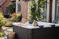MSpa PureHaven aufblasbarer Whirlpool 160x160x65cm für 6 Personen 120 Massagedüsen LEDs Heizung App-Steuerung Desinfektion selbreinigend Braun