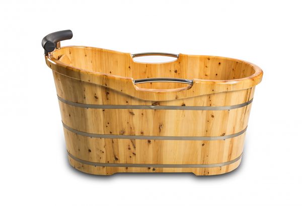 freistehende Holzbadewanne 150x67x82 cm aus Zedernholz 150 L ergonomische Formgebung pflegeleichte Oberfläche verstärkter Rahmen mit Ablauf