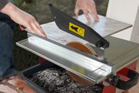 Elektrischer Nass-Schneider TopCut 180 mit 180 mm Diamantblatt für Feinsteinzeug