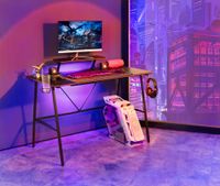 Gamingtisch mit Displayständer, Getränkehalter & 2 Aufbewahrungshaken 