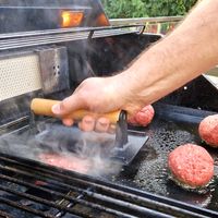 Paella World Gusseisen Grillpfanne mit Holzgriff 21x11x7 cm 1,1 kg robust und langlebig