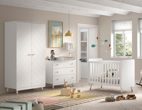 BILLY Babyzimmer, best. aus Kommode, Wickelaufsatz, Babybett 60x120 cm u. Schrank 2-trg.