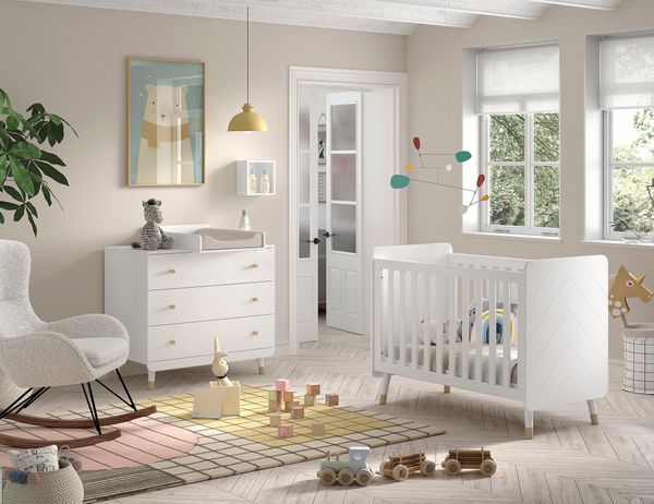 BILLY Babyzimmer, best. aus Kommode, Wickelaufsatz u. Babybett 60x120 cm
