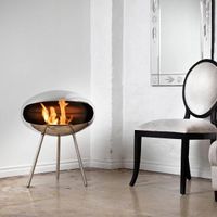 Cocoon Terra, polierter Stahl, 3 Beine, 3 kW, kompakt, freistehend, modern
