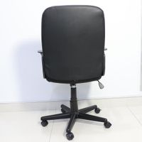 höhenverstellbarer Bürostuhl mit Armlehne, ca. 57 x 64 x 92 - 102 cm - Schwarz in Lederoptik