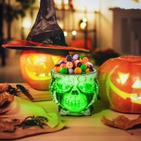 HOMCOM Halloween Skelett-Utensilien Leuchtende Augen Furchteinflößender Klang