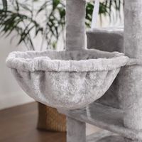 Kratzbaum mit mehreren Ebenen