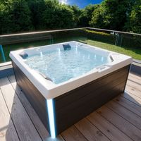Outdoor Whirlpool Spa PANAREA 210cm x 210cm mit Heizung, Hydromassage, Farblicht