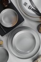 Elegantes 18-teiliges Tafelservice, 100 % Porzellan, spülmaschinen- und mikrowellengeeignet