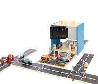 Pinolino Spielwelt „Polizeiwache Gordon“ – Holzspielzeug mit Figuren & Zubehör