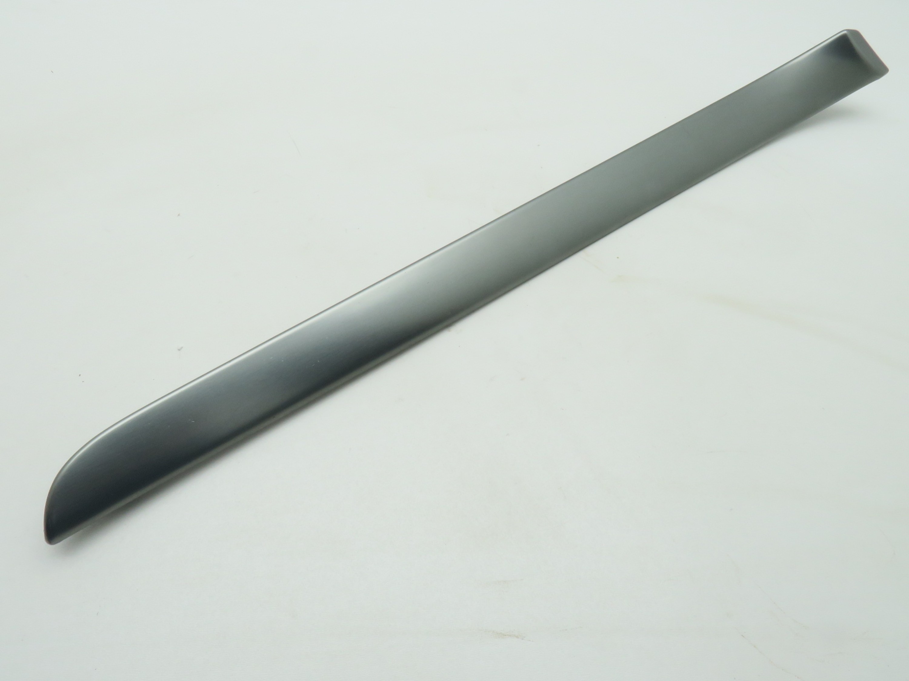 Audi Original Zierleiste Heckklappe Mitte 8W9853927AT94 Schwarz – Nur Avant Facelift Ab 2020