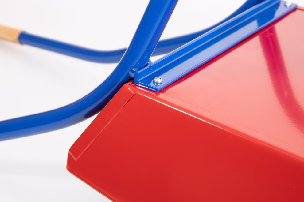 Schubkarre aus Metall Schubkarre aus Metall