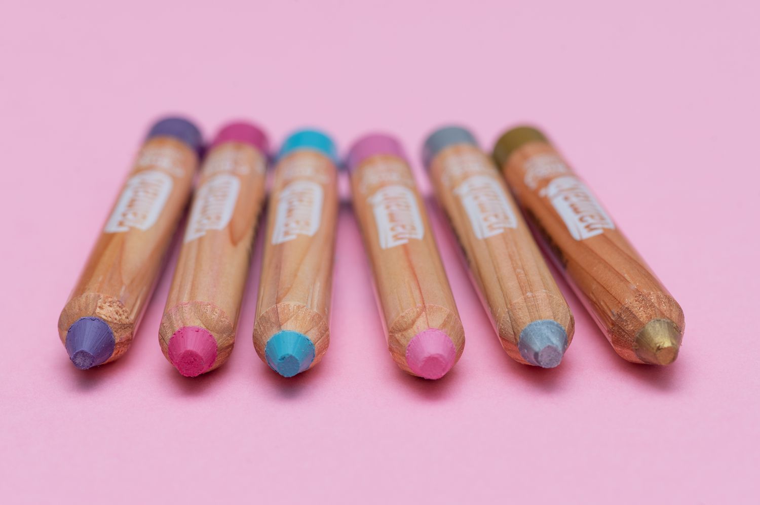 Magic Worlds" make-up pencils