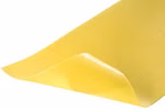 Stockmar Wachsfolien breit 12 Stück _24268 zitronengelb Eine Nahaufnahme eines einzelnen Blattes von Stockmar Wachsfolien breit 12 Stück leicht gewellt an einer Ecke auf weißem Hintergrund. zitronengelb