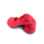 Waldorfkind Eurythmieschuhe aus Bio-Baumwolle in weiß blau rot_34004 28 Ein Paar Waldorfkind Eurythmieschuhe aus Bio-Baumwolle in rot einer liegend der andere stehend dargestellt auf weißem Hintergrund. 28