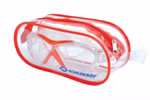 Die Schildkröt Junior Schwimmbrille Bali 4+ rot wird mit klaren und roten Gläsern in einem transparenten Etui mit roter Umrandung und Schildkröt-Logo geliefert.