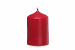 Karl Schubert Gemeinschaft Rote Stumpenkerze 65 cm Ø 42 cm aus Bienenwachs_32938 Eine einzelne unbeleuchtete "Rote Stumpenkerze 65 cm Ø 42 cm aus Bienenwachs" der Karl Schubert Gemeinschaft steht aufrecht mit einem weißen Docht auf weißem Grund.