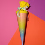 Schoolkegel met regenboog en sterren Schoolkegel met regenboog en sterren