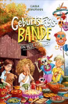 Fischer Sauerländer Die Geburtstagsbande. Ein Fest für alle! Band 3_32950 Das Cover von "Die Geburtstagsbande. Ein Fest für alle! Band 3" von Fischer Sauerländer zeigt Kinder und einen Hund an einer festlich gedeckten Tafel im Freien mit Essen Dekoration Blumen und einem Skelett in mexikanischer Kleidung für ein multikulturelles