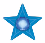 Ein hellblauer fünfzackiger Leuchtender Speichenstern LED von moses. Verlag verfügt über ein leuchtendes kreisförmiges Zentrum mit schwach sichtbarem "moses" und hellblauen Umrissen auf jedem Punkt.