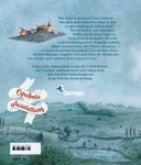 Eine illustrierte Szene aus "Das große Buch der kleinen Hexe Lieve Baeten" des Oetinger Verlags zeigt eine kleine Hexe Tiere und einen Koffer auf einem Dach über einer verschneiten Stadt mit deutschem Text und überlagerten Schmucketiketten.