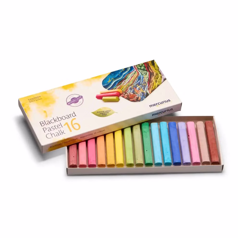 Eine geöffnete Schachtel Mercurius Art Makes Sense Tafelpastellkreide mit 16 sortierten Pastellkreiden in leuchtenden Farben wie Gelb Orange Pink Rot Grün Blau und Lila.
