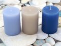 Kerzen im Mix aus Blau und Taupe ferleihen ein frischer Look in allen Jahreszeiten 2