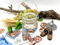 Zwei bayrische Windlichter aus Glas mit Brezel- und Edelweiß-Dekor, ideal für Oktoberfest- oder Hüttenparty-Deko 6
