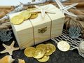Schatztruhe mit Goldmünzen für Piratengeburtstage, Schatzsuchen, Hochzeiten oder maritime Themen-Dekorationen 2