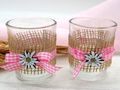 Windlicht Glas mit Karoband in Rosa und Edelweiß – Tischdeko Geburtstag Wiesenfest Bayrisch Oktoberfest in Rosa Frau 3