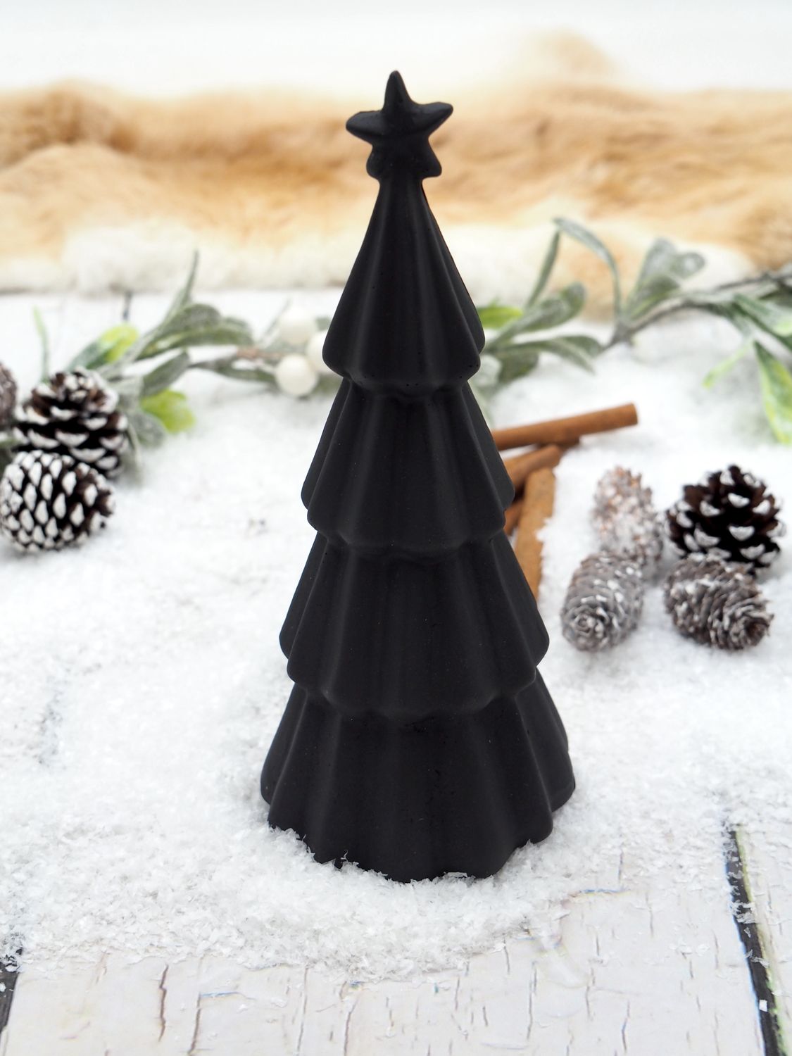 Dekofigur Tannenbaum mit Sternkrone Polyresin Schwarz Weihnachten Deko 19cm  Hoch