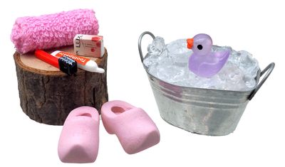 Wichtel Zubehör Baden Wanne Pflegeset Badeente Handtuch PINK Miniatur Puppenhaus Set 7-teilig