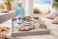 Maritime Deko Holz Tablett im Komplett-Set mit Kapitän & Matrose Figuren, Vase, Teelichtglas und 500 g Streudeko  2