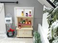 Miniatur Küchenschrank aus Holz mit 4 Vorratsgläser gefühlt mit Früchten und 4 Marmelade 2