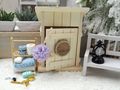 Miniatur Zubehör Badezimmer-Set mit Regal und Pflegeset– perfekt für Wichtelhaus, Puppenhaus, Dioramen oder Bastelprojekte 2