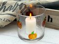 Deko Windlicht aus Glas mit bemalten Kürbissen – Geschenkidee oder als Herbst- und Halloween-Deko 4