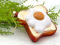 Toast mit Spiegelei aus Glas - lustige Baumhänger Christbaumschmuck mit Glitzer 3