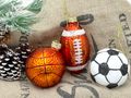 Glasanhänger in realistischer American Football Form - ideal als Christbaumschmuck, Fensterdeko, Baumschmuck oder als Geschenkidee 5