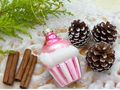 Cupcake Muffin Glas, handbemalte Weihnachtskugel, Christbaumschmuck, Anhänger, Baumkugel, Weihnachtsbaumschmuck 3