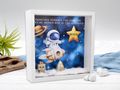 Geschenkrahmen Holz Diorama Geldgeschenk Gutschein Geburt Taufe Blau Weltall Mädchen PERSONALISIERT 2