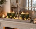Adventsgesteck mit Hirsch Silber & 4 Kerzen – Weihnachtsdeko auf Holztablett LED 4