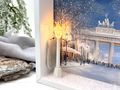 Geschenk Verpackung mit beleuchteter Mini-Laterne, winterlichem Berlin-Hintergrund - ideal für Reise-Geldgeschenk nach Berlin 3