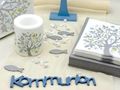 Tischdeko Set „Baum des Lebens“ in Blau & Silber für Kommunion oder Konfirmation mit Kerze, 40 Servietten, Fisch, Tischband & Streudeko. 6