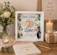 Hochzeit Geschenk Bilderrahmen LED personalisiert Eukalyptus & Herzen Hochzeitspaar mit Brautstrauß Geldgeschenk 3