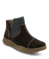 Die Stiefelette aus dunkelbraunem Wildleder verfügt über einen seitlichen Reißverschluss und kontrastierende hellbraune Nähte. Der elastische gerippte Einsatz an der Seite sorgt für zusätzlichen Komfort und Flexibilität.