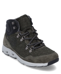 De sneaker is gemaakt van grijs suède met een zwart hielgebied en heeft een robuuste vetersluiting. De schoen combineert stijlvol design met functionaliteit ideaal voor een sportieve look.