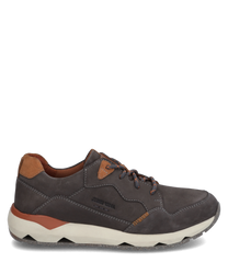 Der Sneaker aus dunkelgrauem Leder besticht durch seine kontrastierenden rostbraunen Details und eine hellgraue profilierte Sohle. Der Schuh ist mit einer klassischen Schnürung versehen und eignet sich ideal für lässige Outfits.