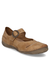 Sandali in pelle marrone con chiusura a fibbia. Il sandalo ha cuciture visibili e un design della suola robusto e piatto di colore marrone chiaro. Ideale per occasioni casual.